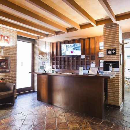 Hotel Alda Castillo De Олите Екстериор снимка