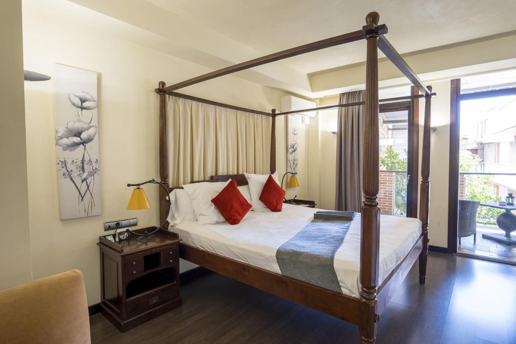 Hotel Alda Castillo De Олите Екстериор снимка