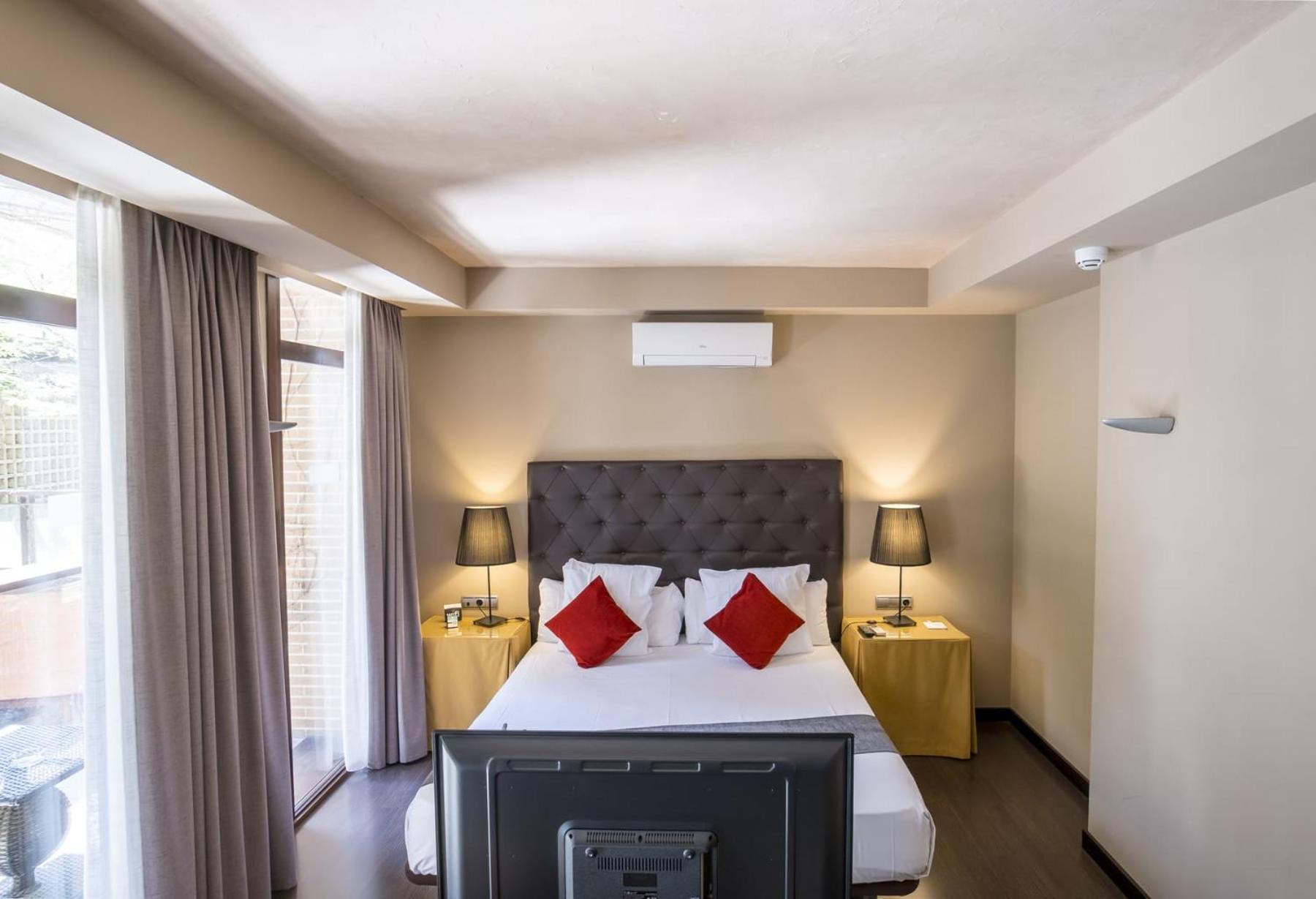 Hotel Alda Castillo De Олите Екстериор снимка