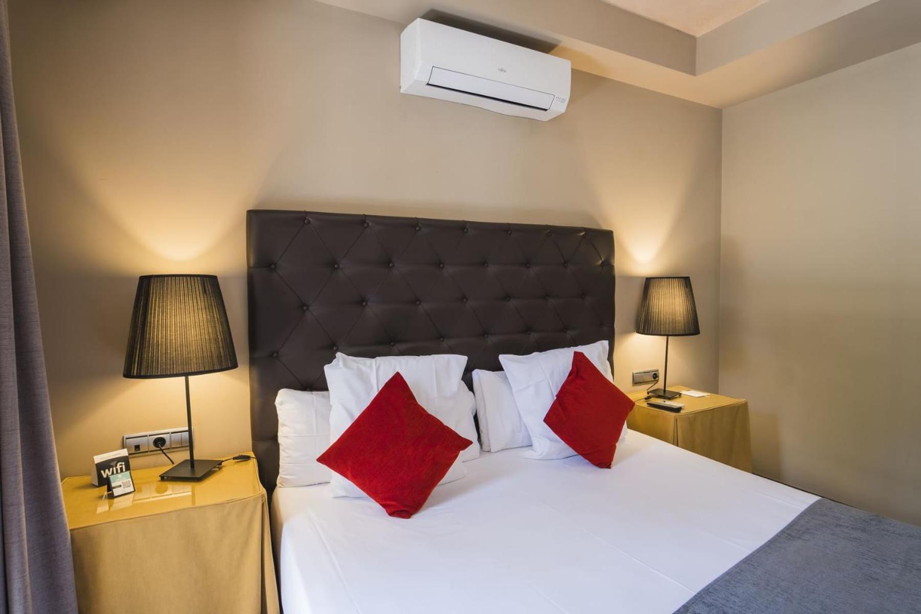 Hotel Alda Castillo De Олите Екстериор снимка