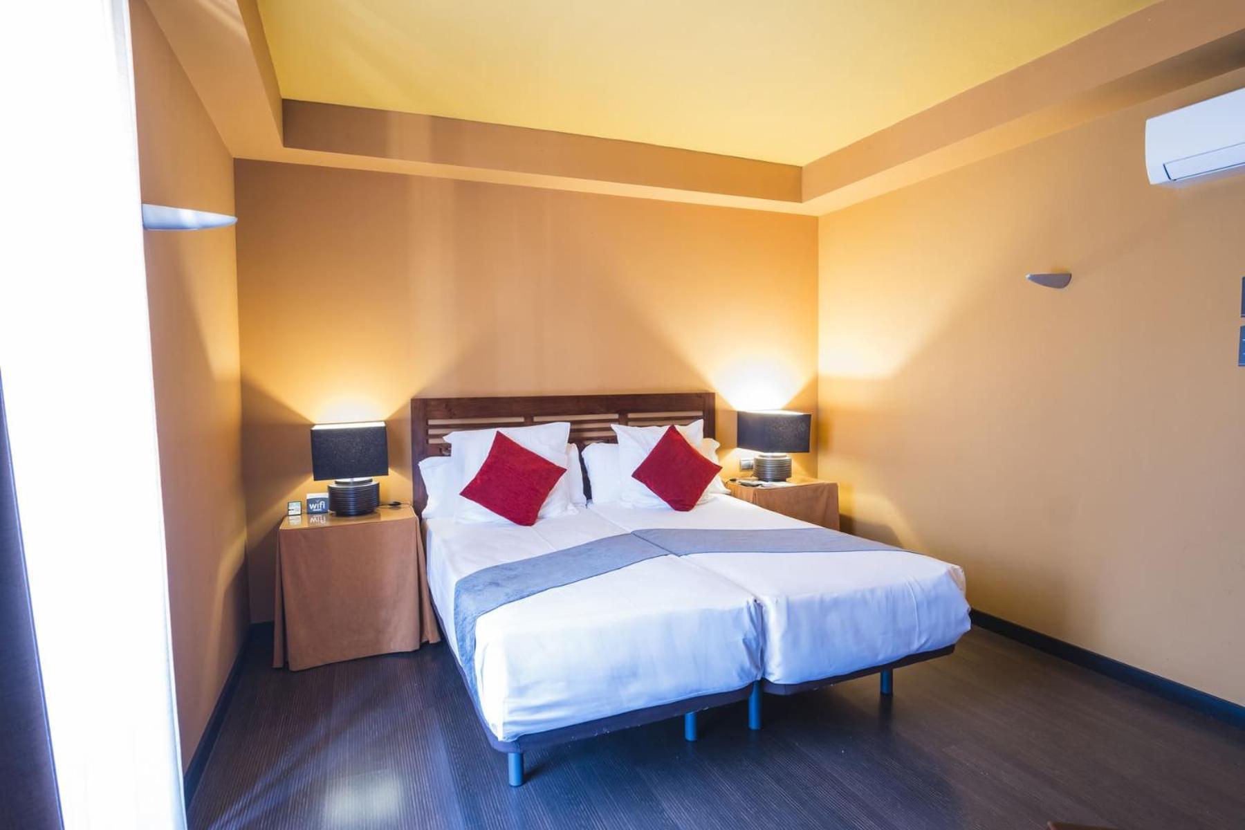 Hotel Alda Castillo De Олите Екстериор снимка